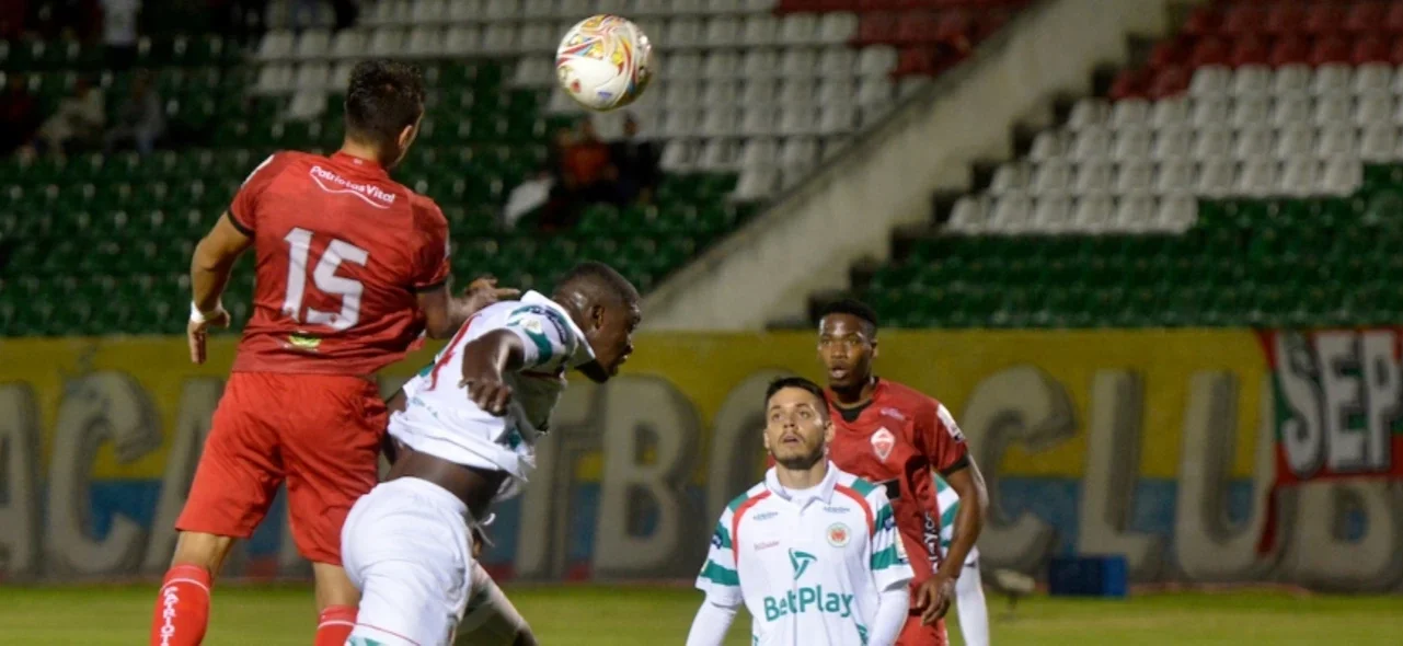 Cortuluá rescató un punto en su visita a Patriotas | Foto: VizzorImage / Macgiver Baron