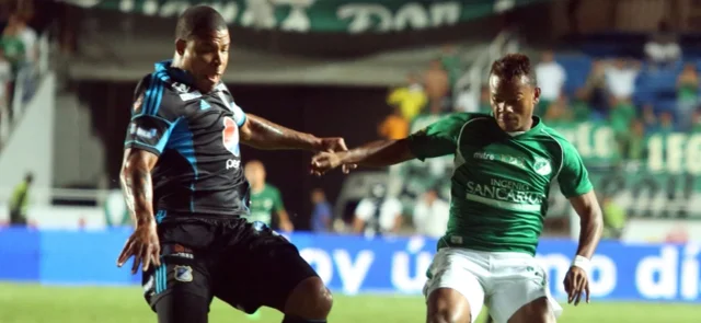 Román Torres y Andrés Escobar - Foto: VizzorImage//Juan C. Quintero/