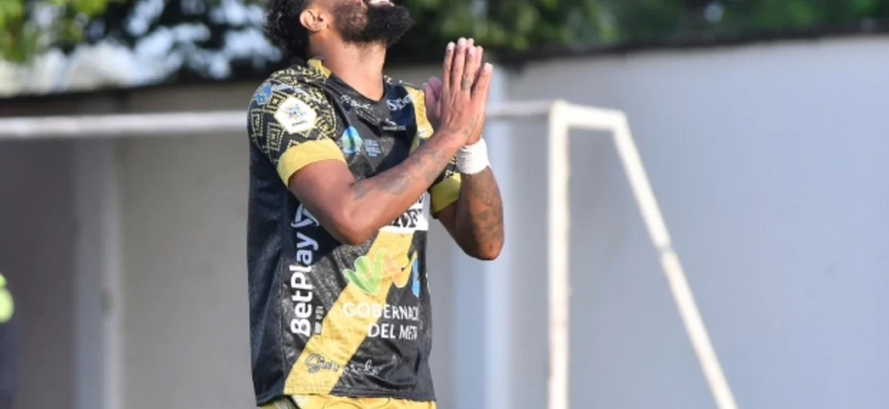 Así fue la opción de Harold Reina con Llaneros en la final. / Foto: Vizzorimage.