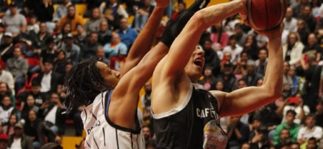 Cafeteros vs. Piratas - Foto: @DPB_Colombia