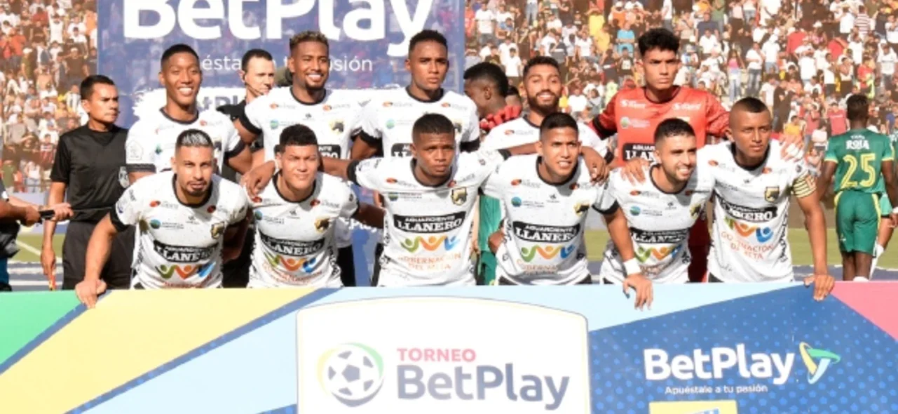 Así fue la salida de Llaneros en la final contra Patriotas. / Foto: Vizzorimage.