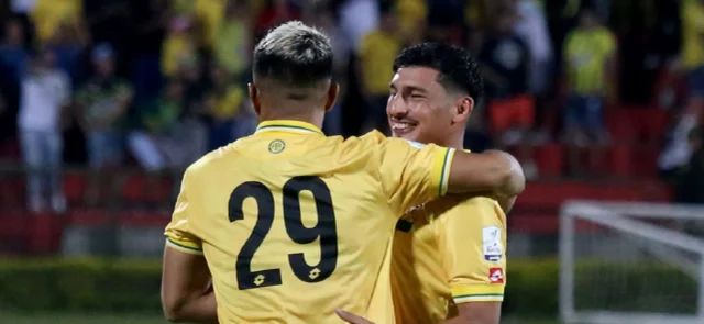 Teófilo Gutiérrez se llevó todas las miradas tras sus muestras de amor. / Foto: Vizzorimage.