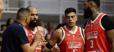 Titanes de Barranquilla ganó con homenaje a Sebastián Viera incluído. / Foto: DPB Colombia.