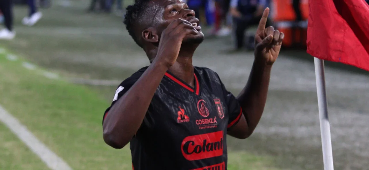 Carlos D. Quintero ingresó en el segundo tiempo - VizzorImage / Paulina Betancur