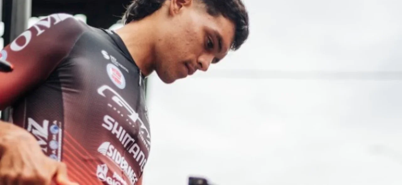 Jonathan Restrepo - Ciclista de GW Shimano Sidermec - Instagram: @lavueltaesasi