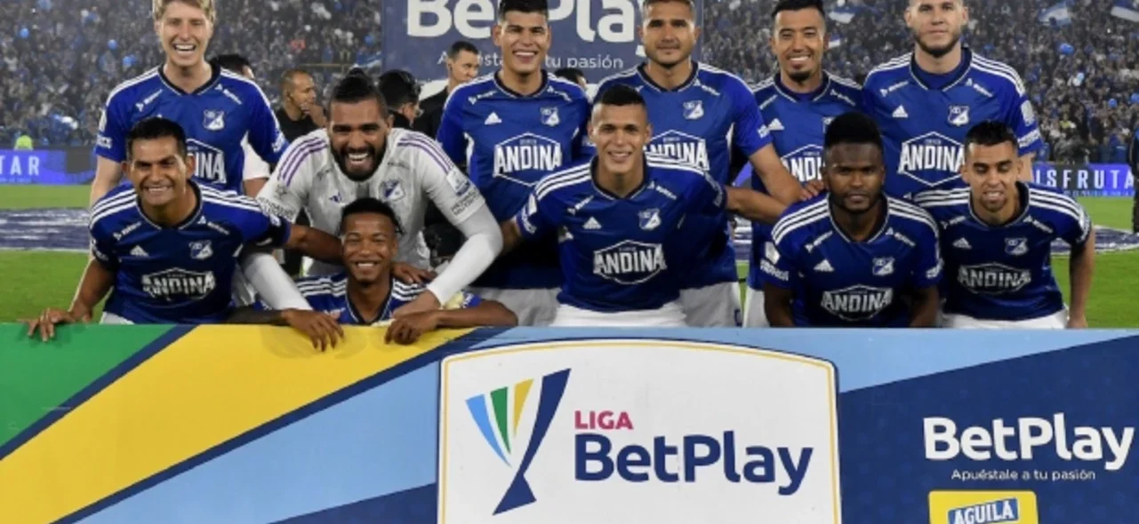 Así fue la acción de un posible penal para Millonarios y el juez determinó que no. / Foto: Vizzorimage.