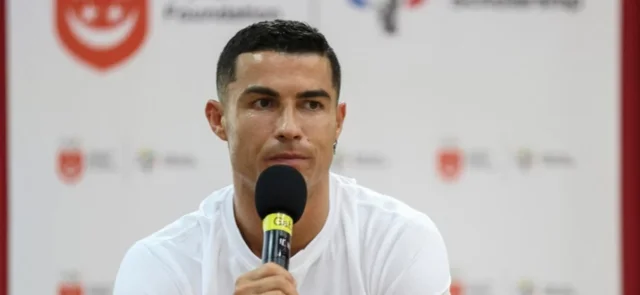 Así fue el saludo de un colombiano con Cristiano Ronaldo. / Foto: AFP.