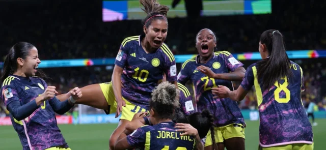 Selección Colombia celebrando en gol de Manuela Vanegas - Foto - APF