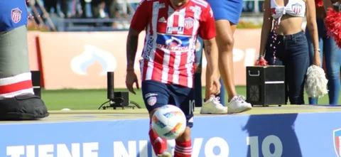 Entrevista completa a Juan Fernando Quintero en Saque Largo. / Foto: Vizzorimage.