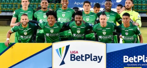 Equidad se salvó del gol de Boyacá Chicó. / Foto: Vizzorimage.