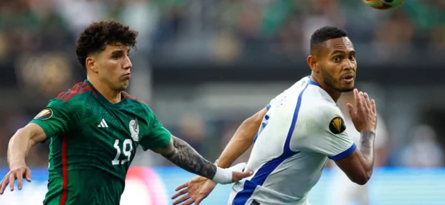Ismael Díaz con la selección de Panamá - Foto: AFP