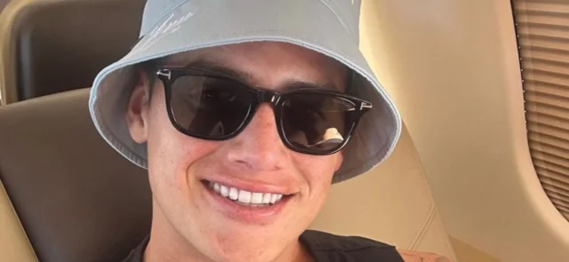 James Rodríguez en su vuelo a Brasil - Foto: @FabrizioRomano