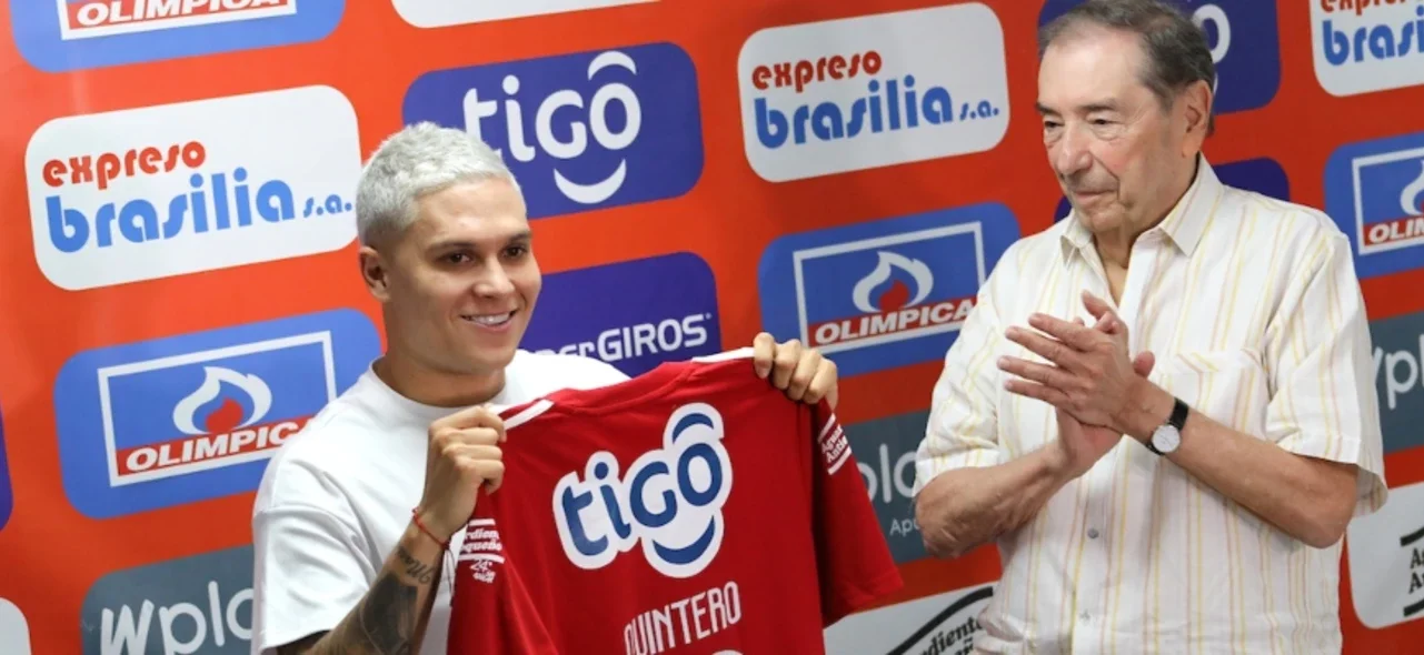 Quintero y su versión de la salida de Junior. / Foto: Vizzorimage.