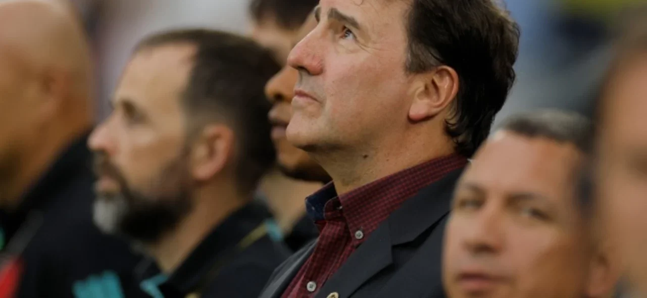 Néstor Lorenzo como invitado especial en El Campín. / Foto: AFP.