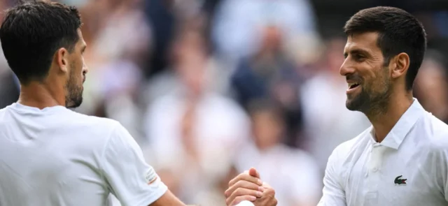 Djokovic inició con victoria el camino a su octavo Wimbledon / AFP