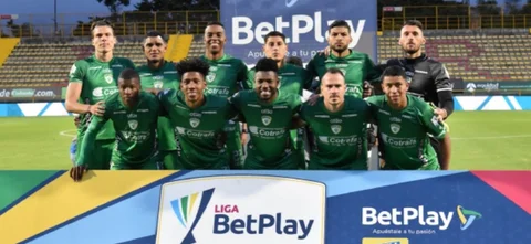 Así fue la atajada de Equidad ante Envigado. / Foto: Vizzorimage.