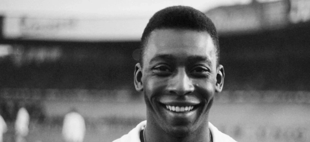 Pelé jugando para Santos - Foto: AFP