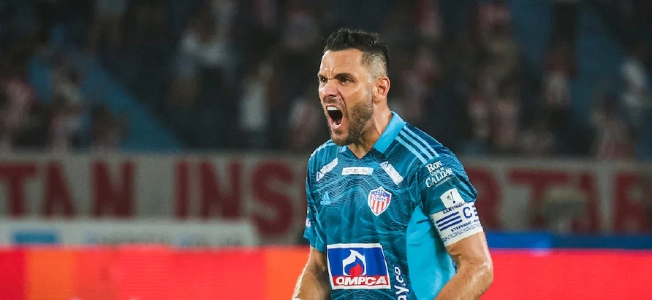 Sebastián Viera en su juego de despedida en Barranquilla. / Foto: Vizzorimage.