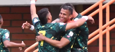 Carlos Henao marcó su primer gol en 2023 - VizzorImage / Luis Benavides