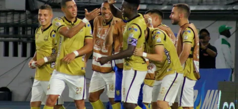 Águilas Doradas celebra su primer triunfo en el semestre en la visita a Junior - VizzorImage / Jairo Cassiani