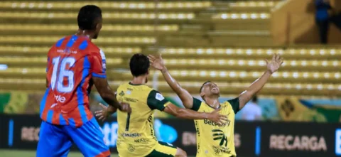 Huila hizo respetar su casa frente a Unión Magdalena | Foto: VizzorImage / Sergio Reyes