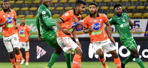 Mira de nuevo la opción de gol que generó Equidad. / Foto: Vizzorimage.