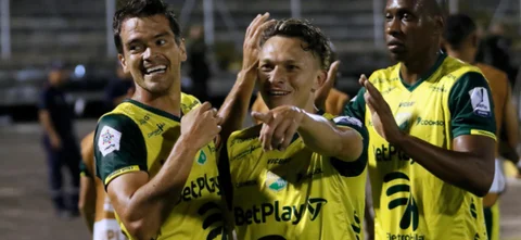 Sebastián Hernández festeja su primer gol tras su regreso a Atlético Huila - VizzorImage / Sergio Reyes