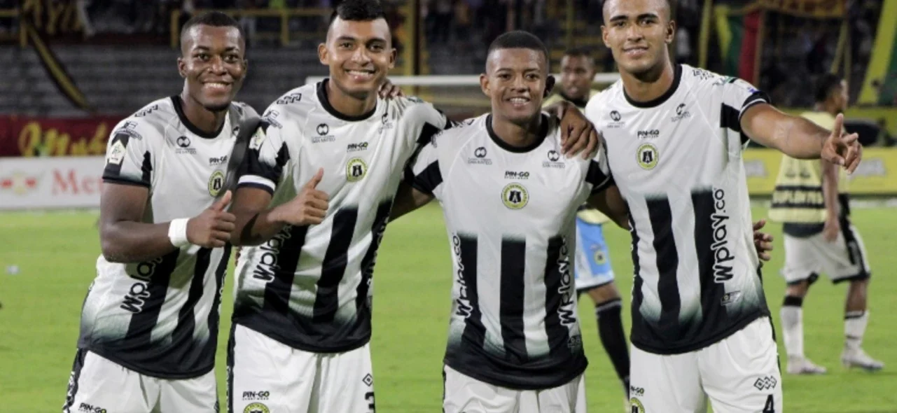 Tolima no pudo de local ante los 'aurinegros' - VizzorImage / Juan Torres