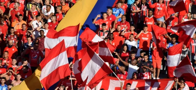 Barras de América de Cali. Foto: VizzorImage / Gabriel Aponte