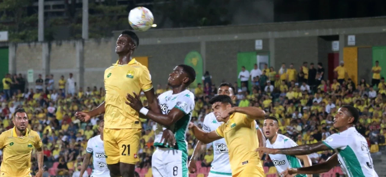 Atlético Bucaramanga derrotó a Deportivo Cali. Foto: VizzorImage / Jaime Moreno