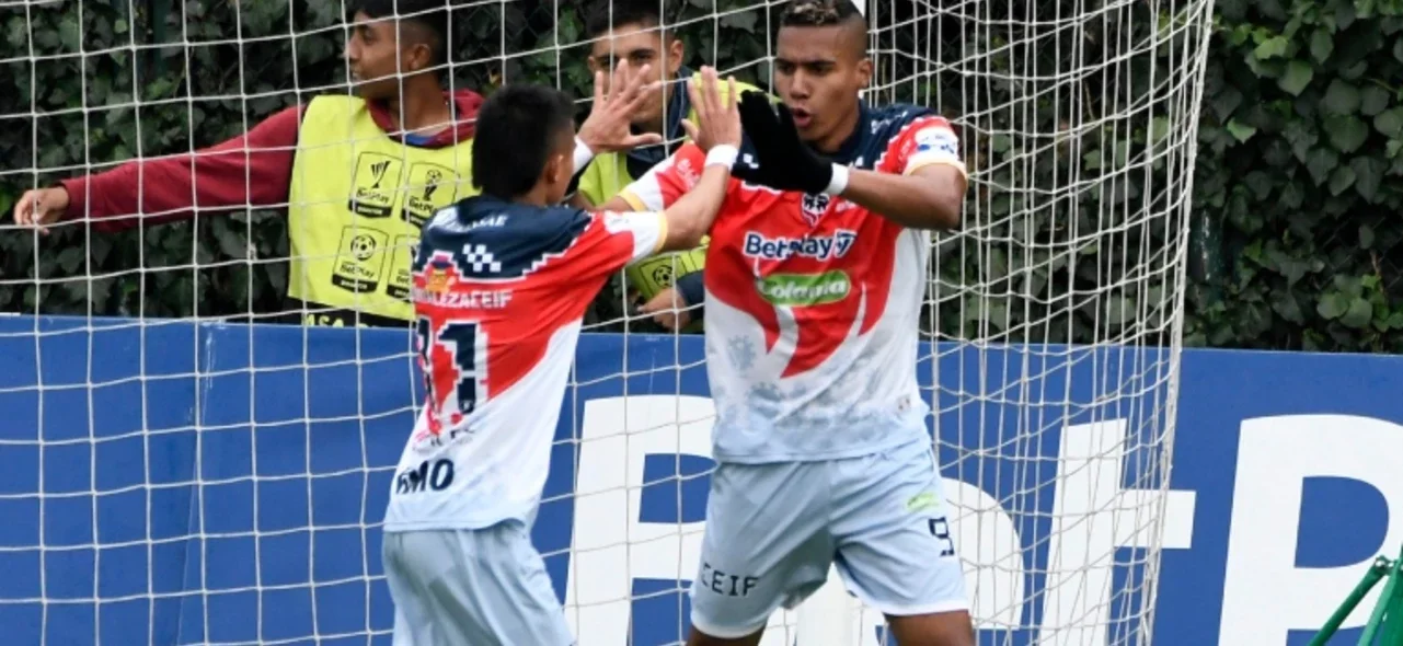 Triunfo de Fortaleza 1-0 sobre Boca Juniors - VizzorImage / Edgar Cusgüen