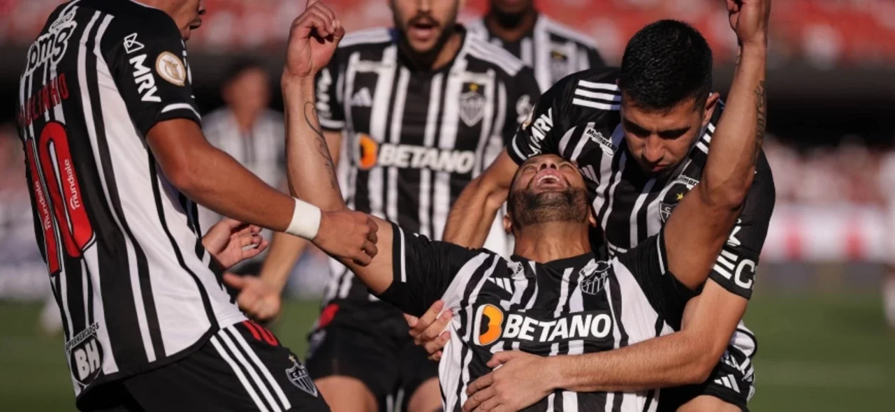 Atlético Mineiro celebrando el gol de Hulk - Foto: AFP
