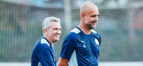 Juan Manuel Lillo y Pep Guardiola en entrenamientos del Manchester City - Twitter: @ManCity