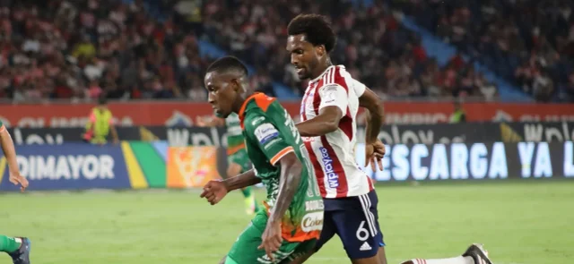 Envigado recibe a Junior. Foto: VizzorImage / Jairo Cassiani