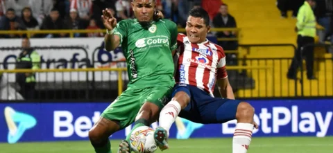 Joan Castro y José Enamorado fueron expulsados en el segundo tiempo - VizzorImage / Felipe Caicedo