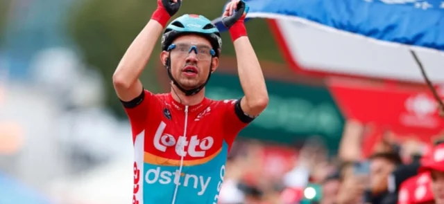 Kron se quedó con la etapa 2 de la Vuelta. / Foto: Twitter lotto_dstny.