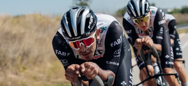 Molano confiesa relatos en La Vuelta. / Foto: Twitter TeamEmiratesUAE.