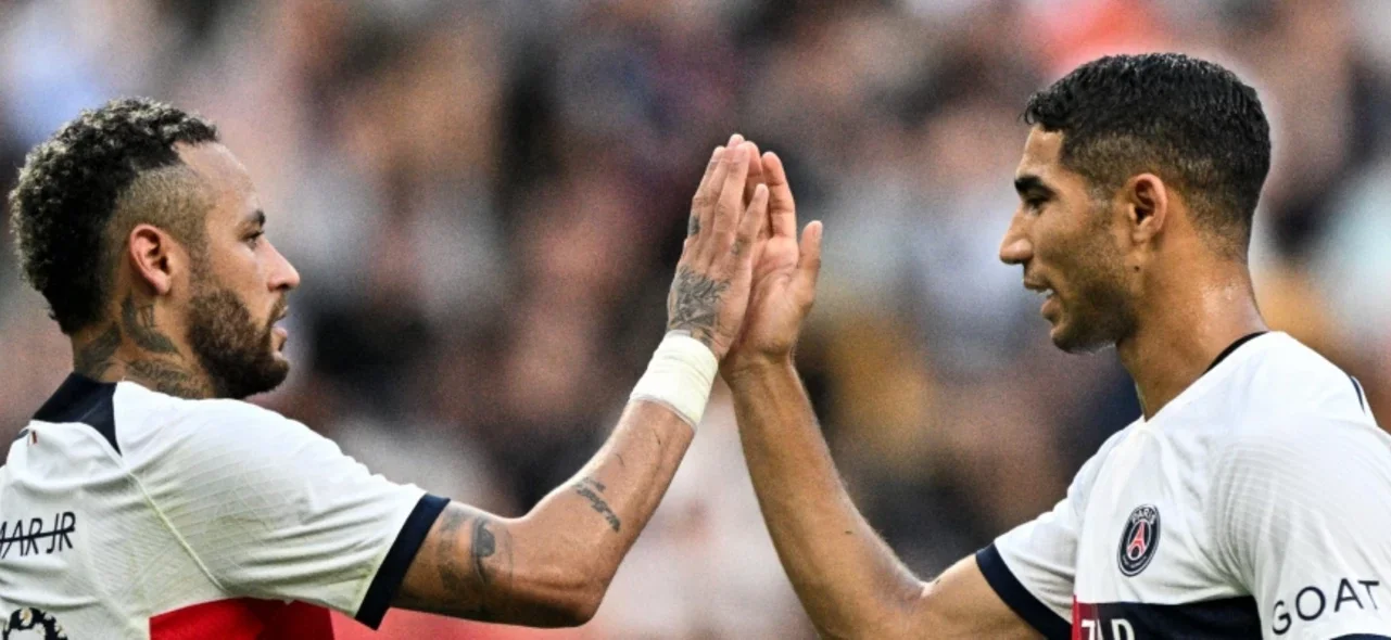 Neymar y Hakimi en PSG - Foto: AFP