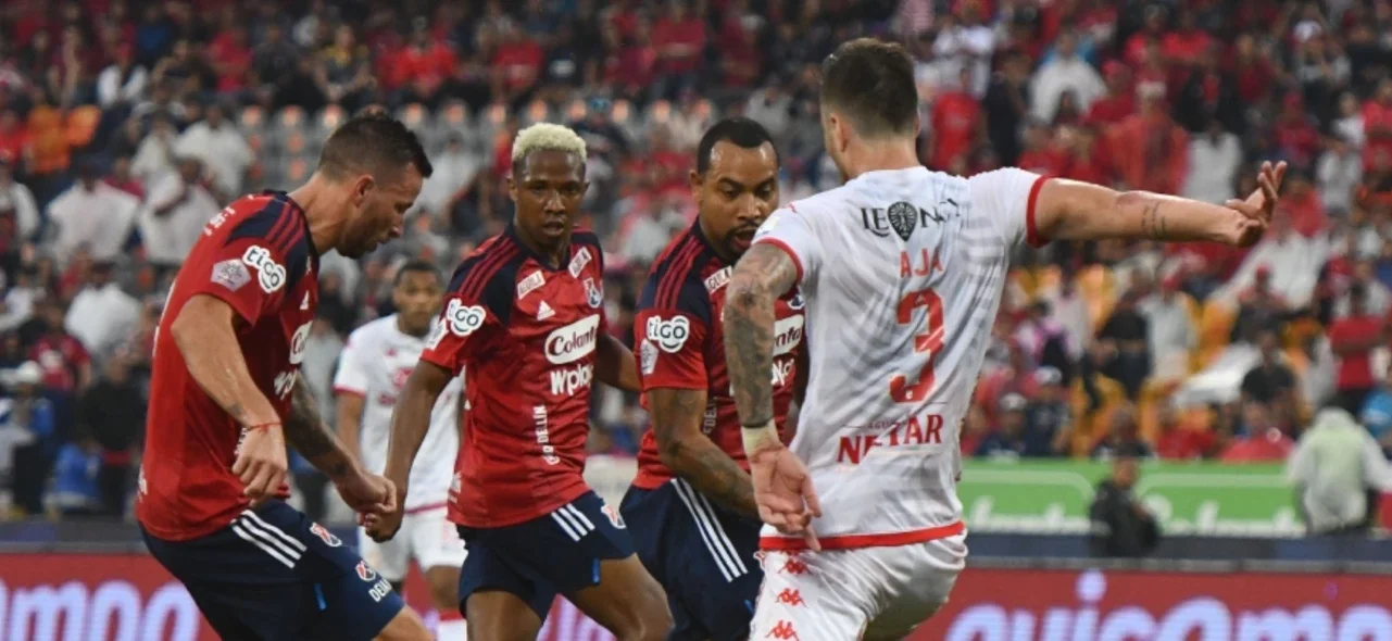 Santa Fe recibe a Medellín en El Campín. Foto: VizzorImage / Luis Benavides