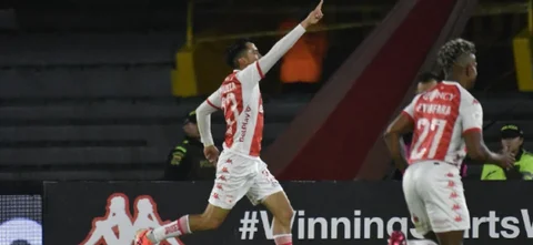 Sambueza fue el autor del único gol de la noche en El Campín. / Foto: Vizzorimage.