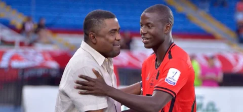 ¿Santa Fe, el salvavidas de Lucas González en América? | Foto: VizzorImage / Gabriel Aponte