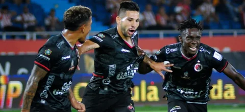 Lucas Rios, Jonathan Agudelo y Joider Micolta celebran - VizzorImage / Jesus Rico