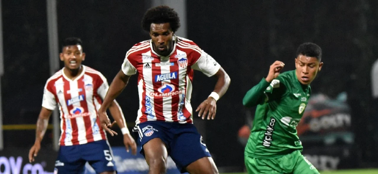 Didier Moreno tendría los días contados en Junior. / Foto: Vizzorimage.