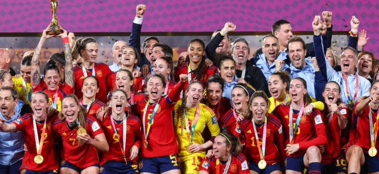 España derrotó 1-0 a Inglaterra con un gol de Olga Carmona / AFP España hace historia en el Mundial femenino / AFP