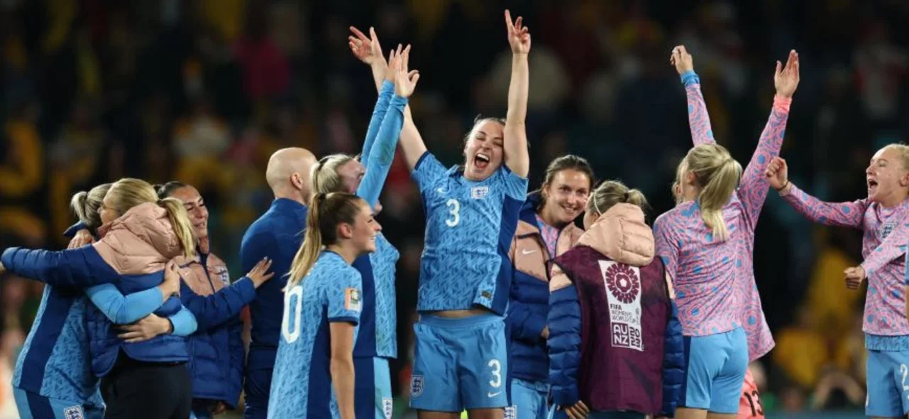 Inglaterra clasificó a su primera final de un Mundial femenino / AFP Inglaterra y España buscarán el título en Mundial femenino / AFP