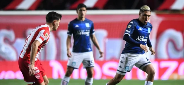 Juan Fernando Quintero debutó con Racing / Foto Racing