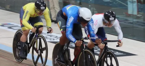 Kevin Quintero, campeón Mundial en keirin | Foto: @fedeciclismocol
