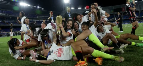 ¿Son suficientes 8 mil millones para la Liga Femenina? | Foto: VizzorImage / Luisa Lesmes