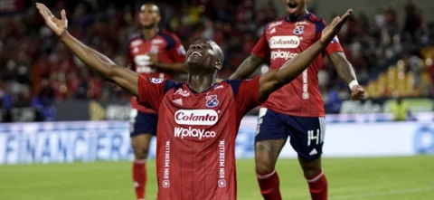 Tercera victoria para el estratega Alfredo Arias - VizzorImage / Juan A. Cardona