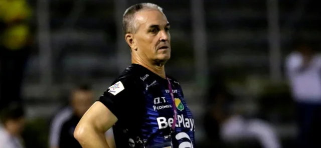 Néstor Craviotto - Técnico argentino - VizzorImage / Sergio Reyes